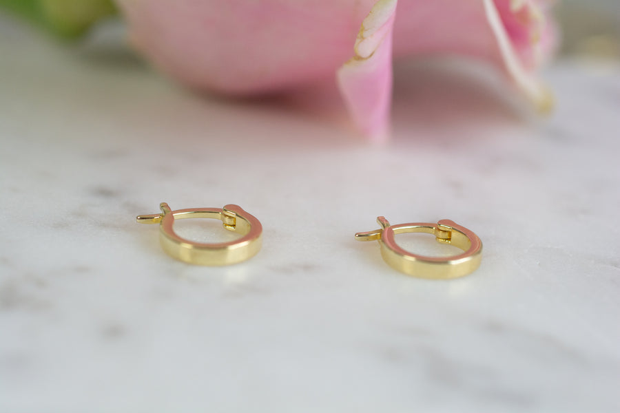 small gold huggie hoops